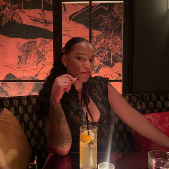 Meet your Posher, Melanie - Picture 2 of 2